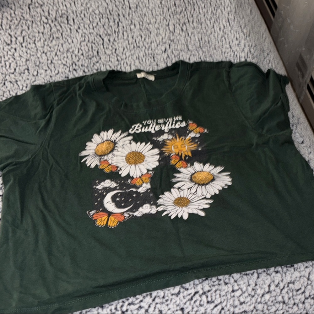 Green T-Shirt with Daisy Print